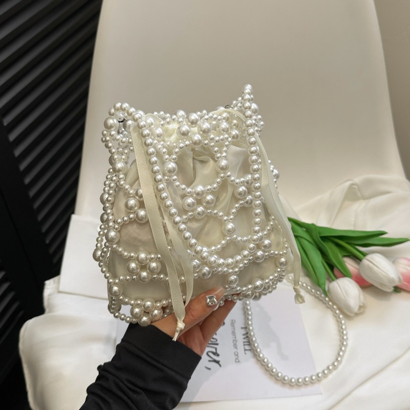 Luxury Bags On Sales - Beyaz Boncuklu Kova Tipi Omuz ve
