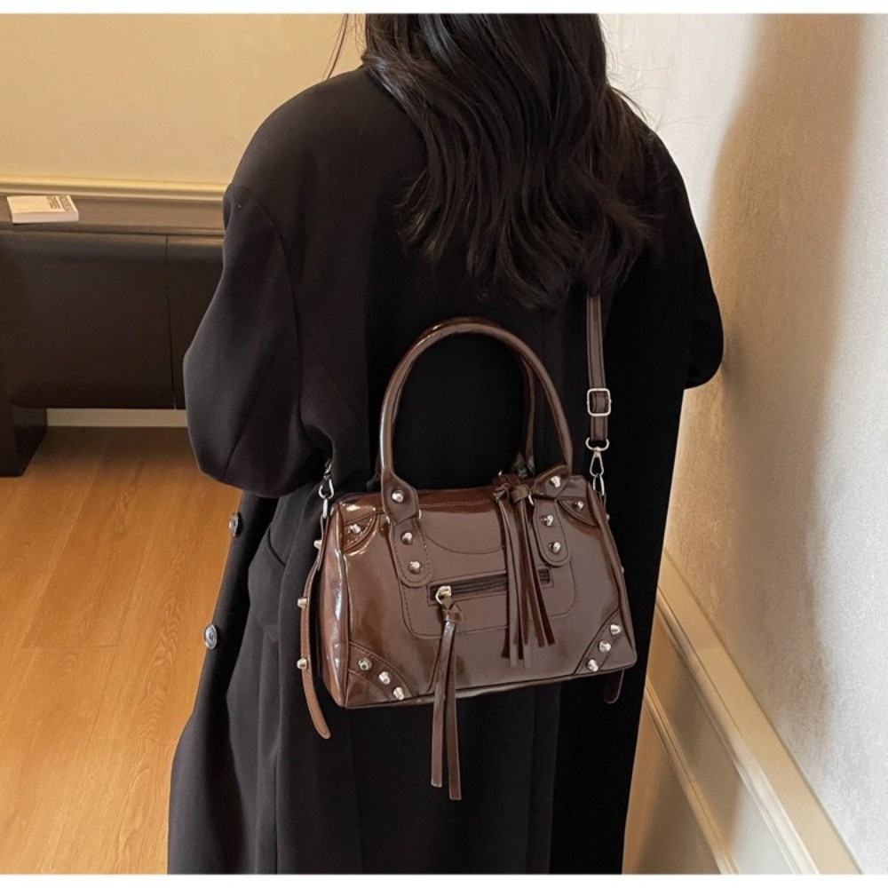 Top Handle Patent Bag - Vintage Perçinli Yastık Çanta Patent Deri