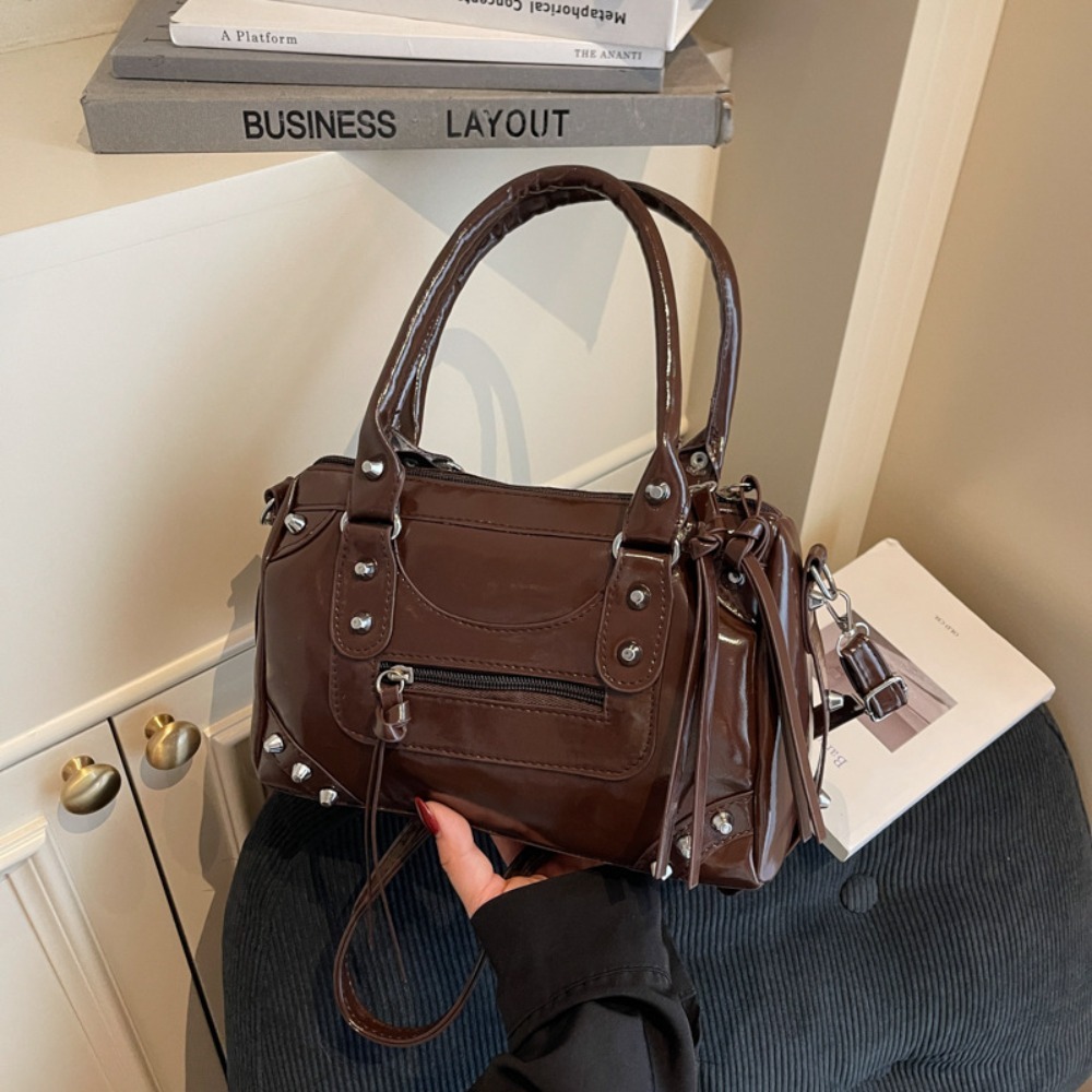 Top Handle Patent Bag - Moda Perçinli Yastık Çanta Patent Deri