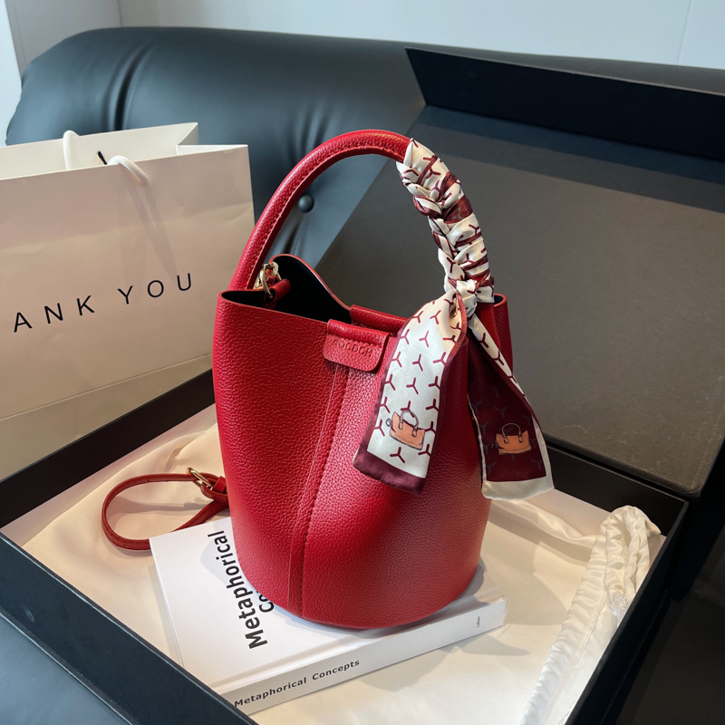 Kırmızı PU Kova Omuz ve Crossb - Luxury Bags On Sales incelemesi ve fiyatı